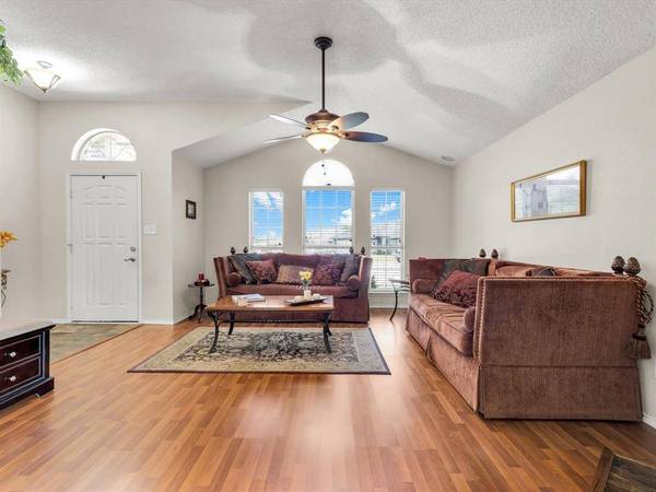 10117 High Bluff Drive, Fort Worth, TX 76108