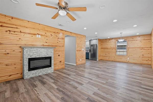 1258 E Richmond Avenue, Fort Worth, TX 76104