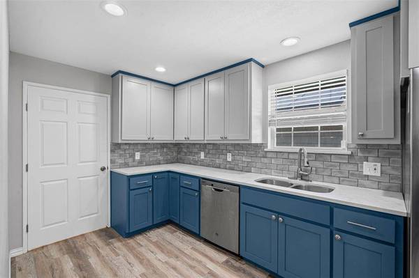 1258 E Richmond Avenue, Fort Worth, TX 76104