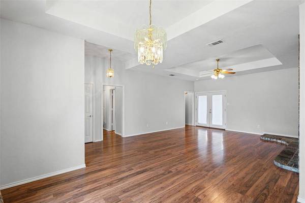 3800 Devonaire Drive, Fort Worth, TX 76008