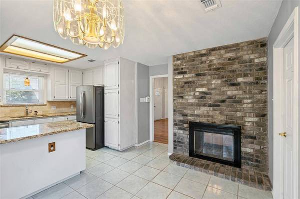 3800 Devonaire Drive, Fort Worth, TX 76008