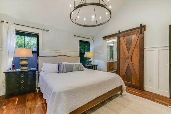 1301 Kinney Ave #1, Austin, TX 78704-2251