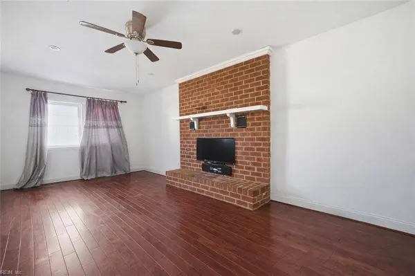 19 Haley DR, Hampton, VA 23661