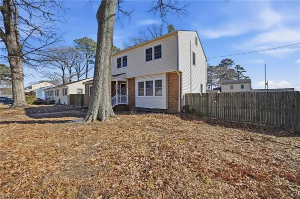 19 Haley DR, Hampton, VA 23661