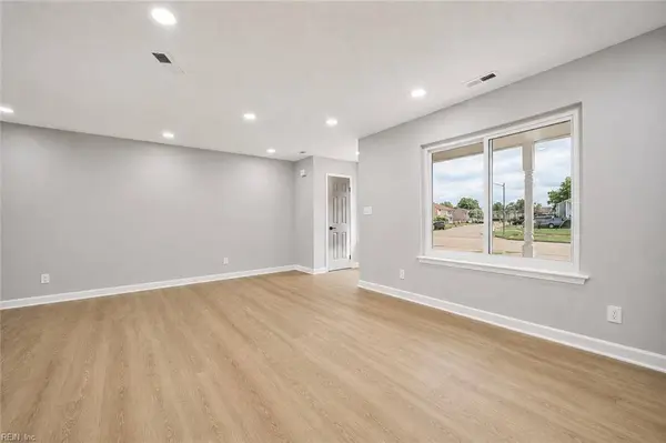 5419 Grand Lake Crescent CRES, Virginia Beach, VA 23462