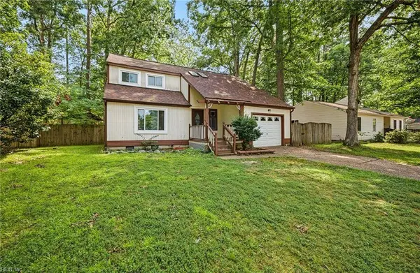 316 Heacox LN, Newport News, VA 23608