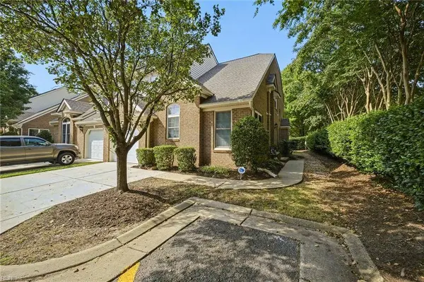 100 Bluff TER, Newport News, VA 23602