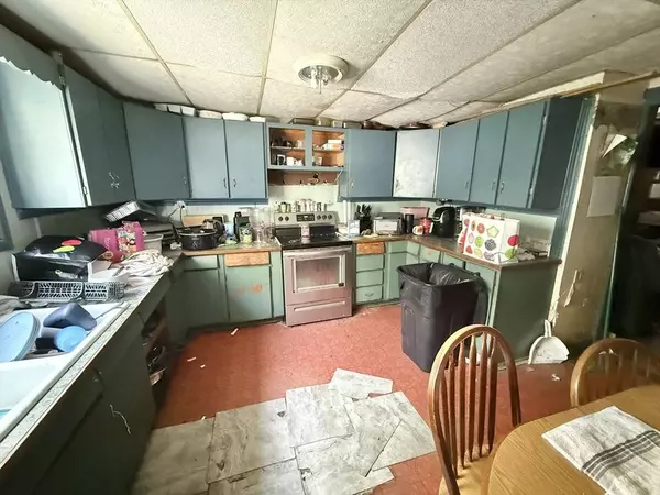 85 Hope St, Millville, MA 01529