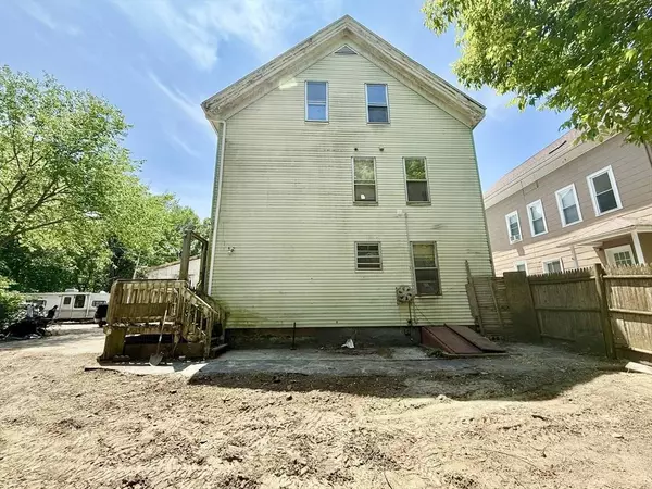 85 Hope St, Millville, MA 01529