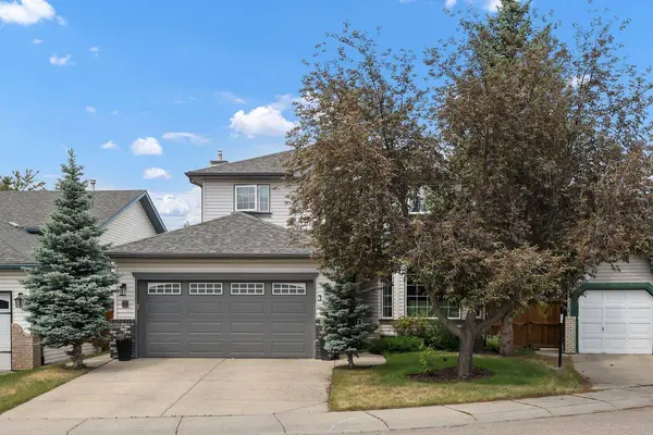 320 Meadowbrook Bay SE, Airdrie, AB T4A 2B2