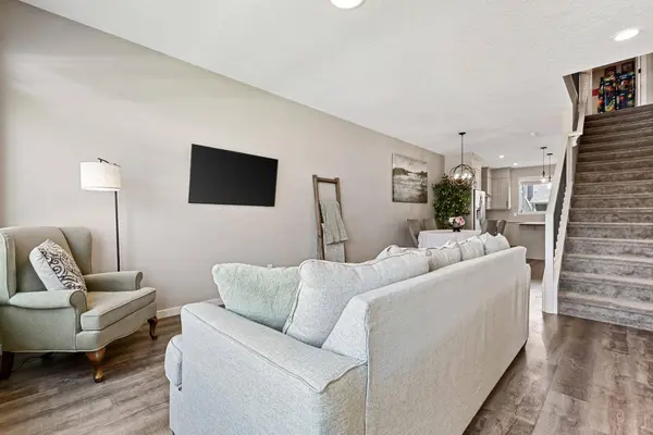 197 Dawson DR, Chestermere, AB T1X 1Z8