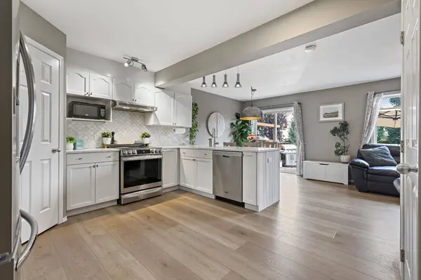 82 Erin GRV SE, Calgary, AB T2B 3L2