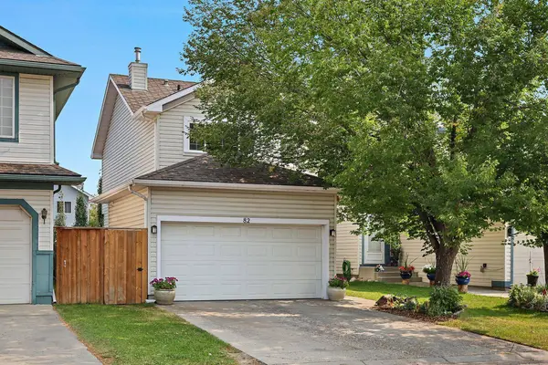 82 Erin GRV SE, Calgary, AB T2B 3L2