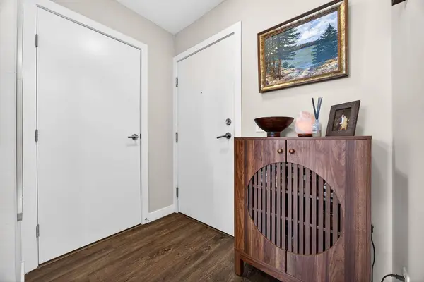 1720 10 ST SW #306, Calgary, AB T2T 3E8