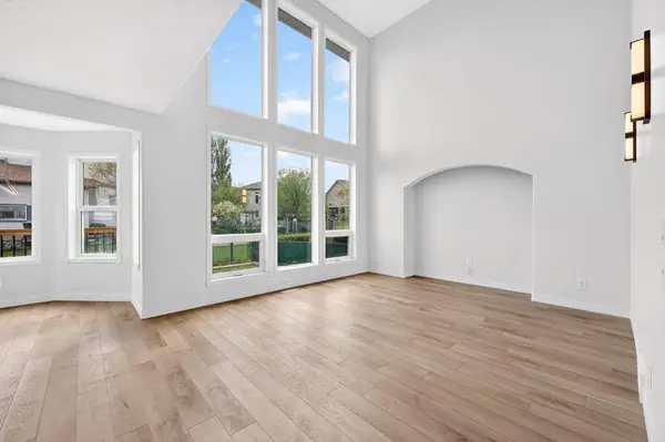 240 Cove DR, Chestermere, AB T1X 1E5