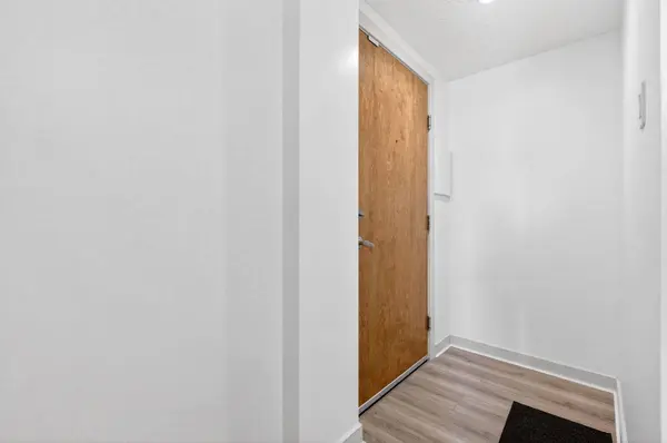 1333 13 AVE SW #103, Calgary, AB T3C 0T4