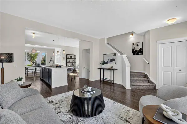 24 Auburn Meadows GN SE, Calgary, AB T3M 2H9