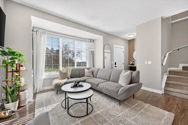 256 Rainbow Falls DR, Chestermere, AB T1X 0E4