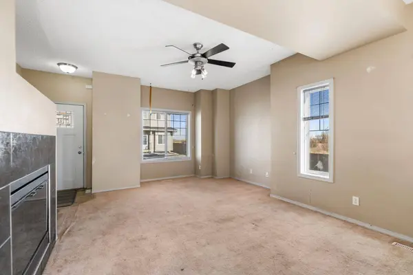 523 Strathaven Mews, Strathmore, AB T1P 1P5