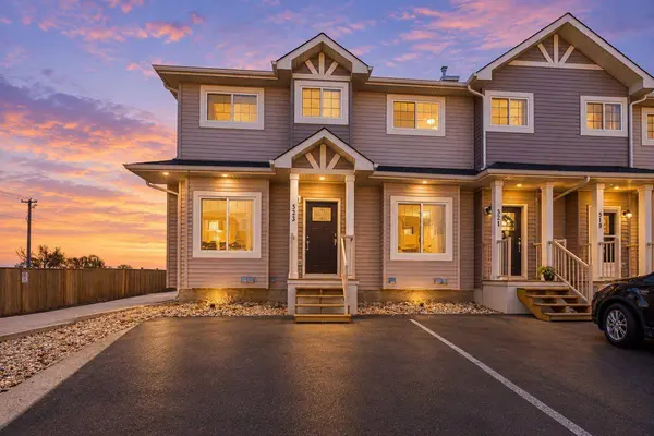 523 Strathaven Mews