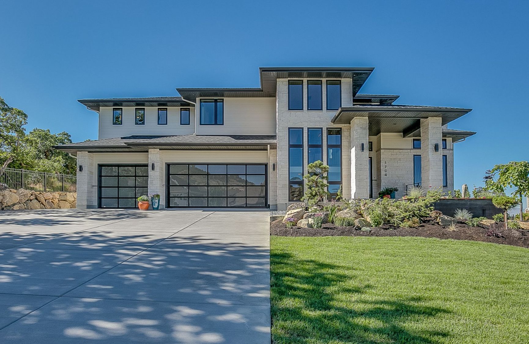 Guard-Gated Communities in Las Vegas and Henderson Gorton Group Henderson Realtor Las Vegas Real Estate