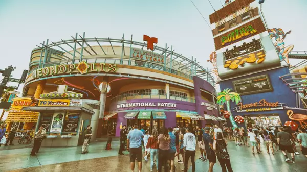 Fremont Street Experience: Old-School Vegas Meets High-Energy Entertainment