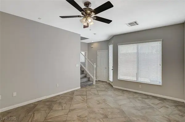 8261 Golden Flowers ST, Las Vegas, NV 89139