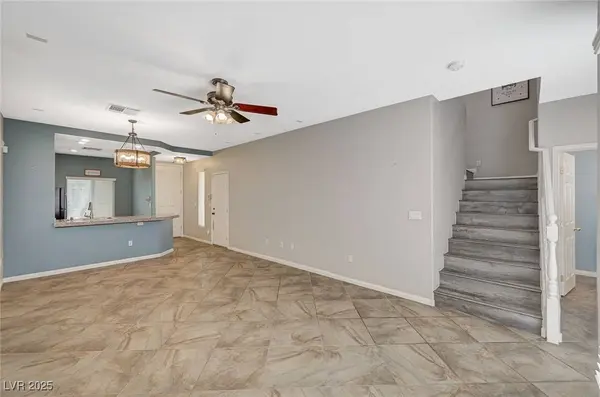 8261 Golden Flowers ST, Las Vegas, NV 89139