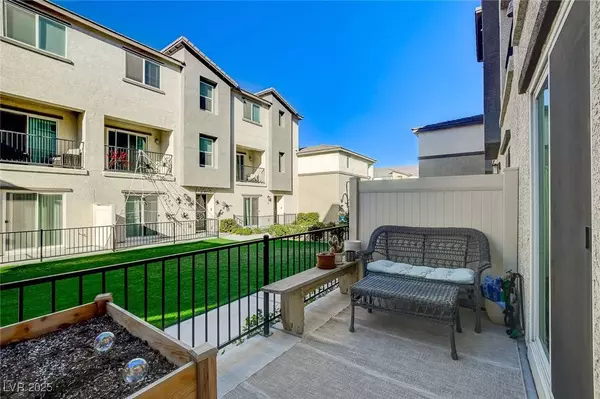 2824 Copper Wind LN #4, Las Vegas, NV 89183