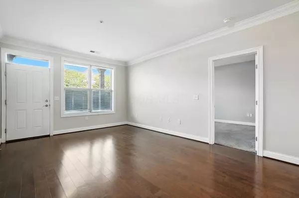 925 Ingleside Avenue #111, Columbus, OH 43215