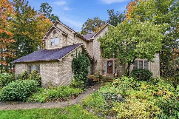 1237 Whispering Meadow Court, New Albany, OH 43054