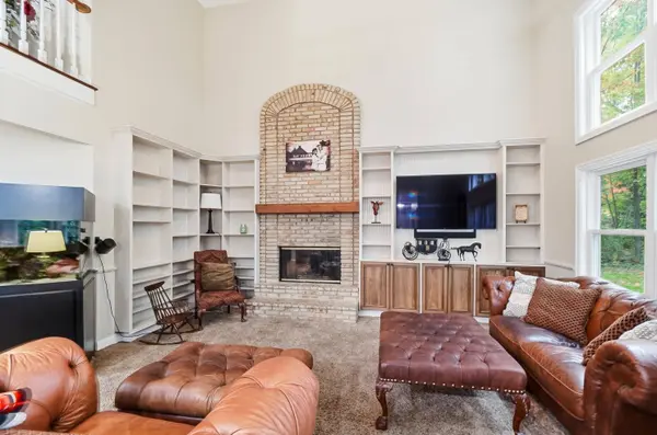 1237 Whispering Meadow Court, New Albany, OH 43054
