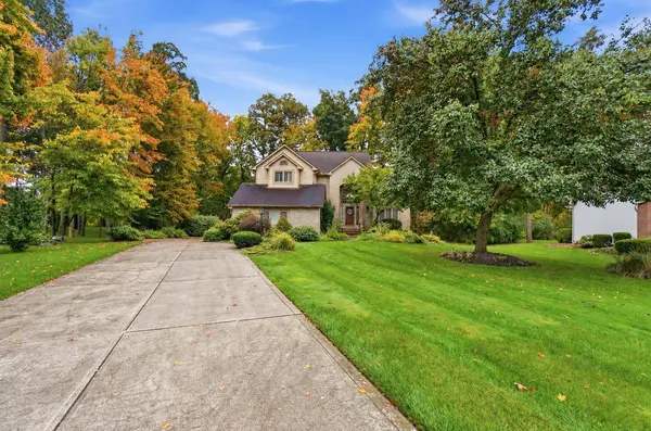 1237 Whispering Meadow Court, New Albany, OH 43054