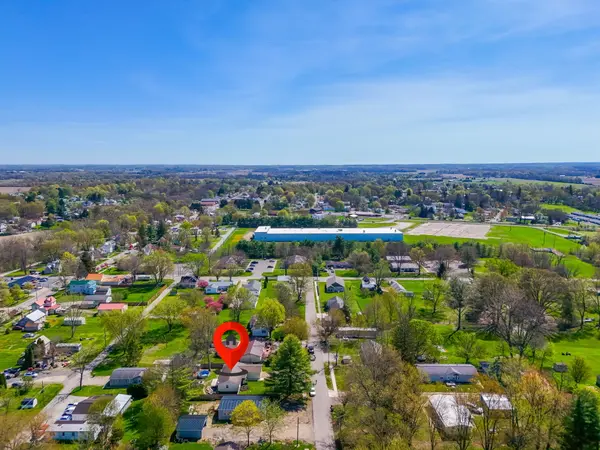 421 Douglas St, Cardington, OH 43315-9780