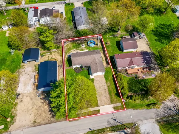 421 Douglas St, Cardington, OH 43315-9780