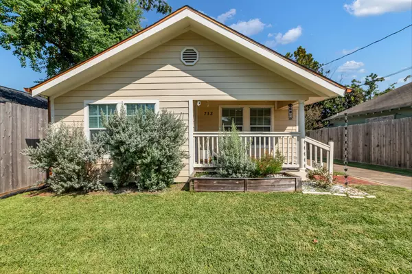 Charming Craftsman Bungalow Near the Heights – 713 McIntosh Street, Houston, TX 77009