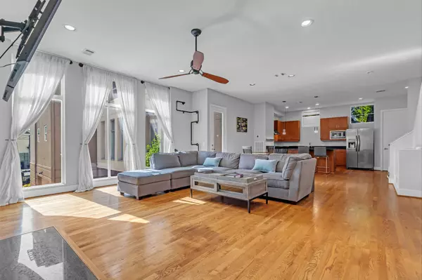 Modern Montrose Living: 2404 Fairview Street #C, Houston, TX 77006