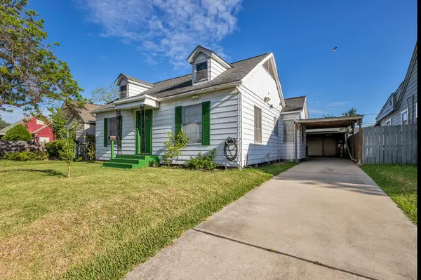218 Olive Avenue in Pasadena, TX: Charming Living with Income Potential at an Affordable Price