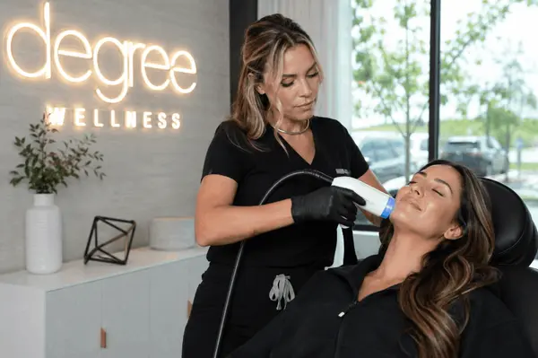 feature image of Degree Wellness Bringing Luxury Recovery and Wellness Treatments to Pearland This Summer