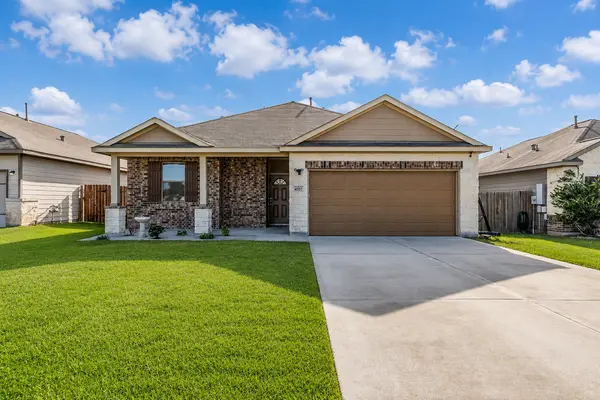 Move-In Ready Conroe Living: Discover 4707 Waukegan Road