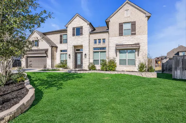 Luxury, Flexibility & Wow-Factor: 2718 Newbury Island Lane in Katy