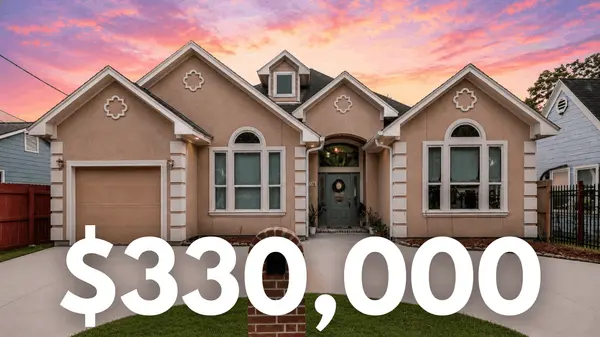 feature image of Spacious Houston Living Near Downtown: Discover 7106 Japonica Street