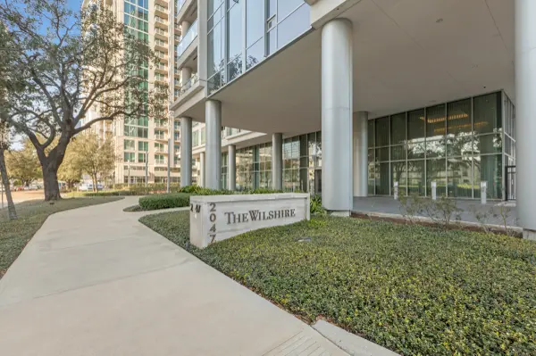 2047 Westcreek Ln #1006, Houston, TX 77027-3746