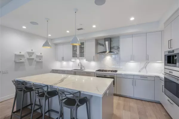 Houston, TX 77027-3746,2047 Westcreek Ln #1006