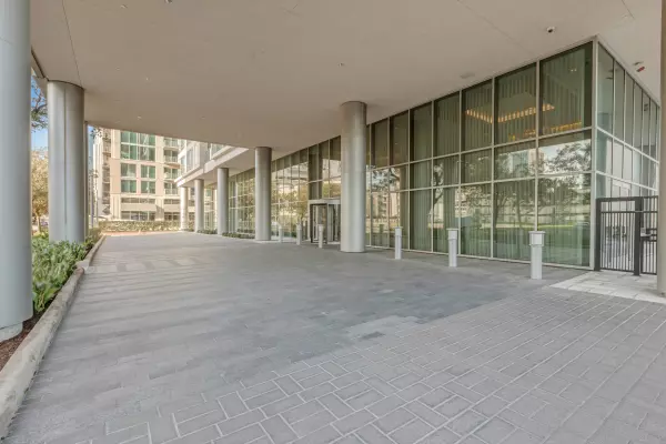 Houston, TX 77027-3746,2047 Westcreek Ln #1006