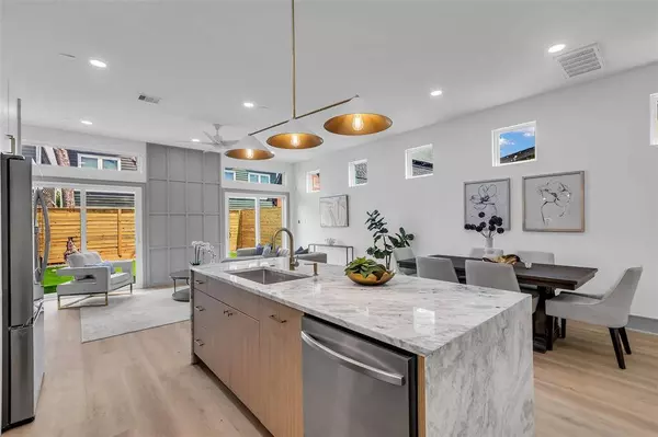 6933 Avenue Q, Houston, TX 77011