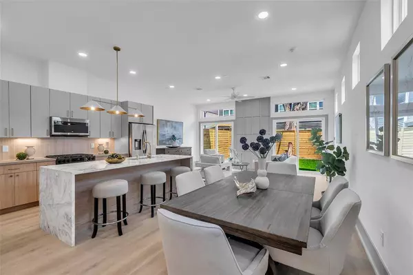 6933 Avenue Q, Houston, TX 77011