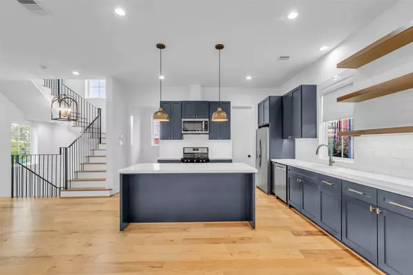 204 Burr ST #G, Houston, TX 77011