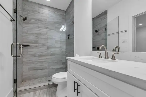 2716 Baldwin ST, Houston, TX 77006