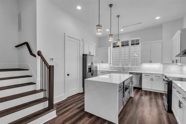 2716 Baldwin ST, Houston, TX 77006